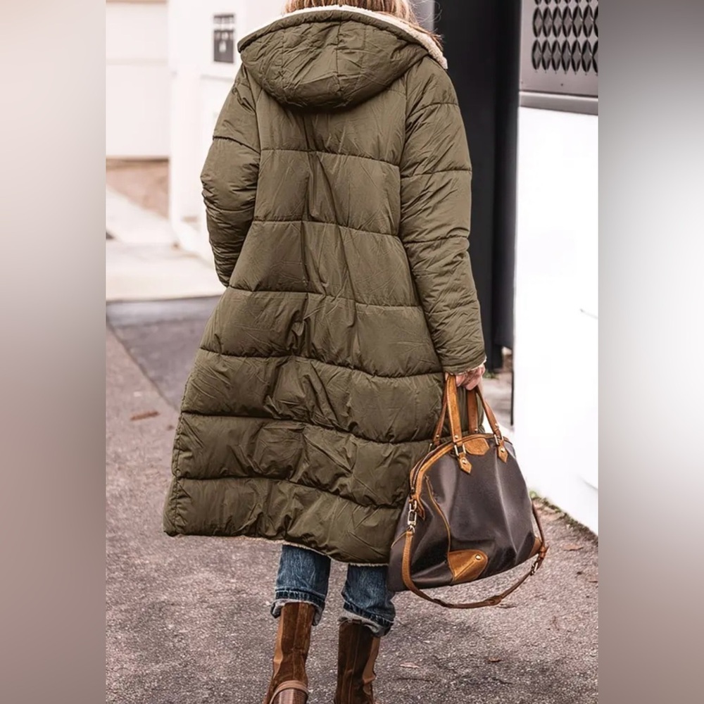 Womenβs Reversible Puffer Coat W/Sherpa Lining, Army Green, Size XL (12), NWOT - Picture 2 of 16